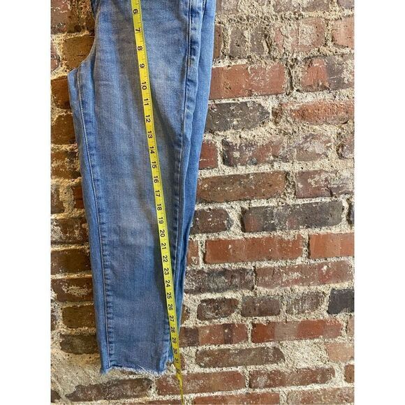 Garage Medium Wash Blue Jeans Cut Off Frayed Ankle Pant Ladies Size 00 - Picture 5 of 8